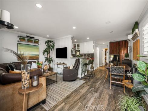 308  12th  , Huntington Beach, CA