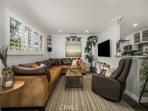 308  12th  , Huntington Beach, CA