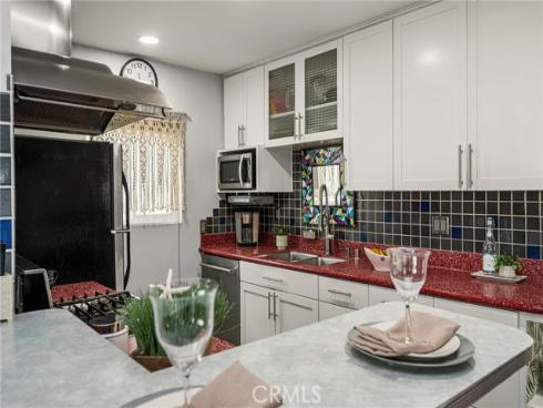 308  12th  , Huntington Beach, CA