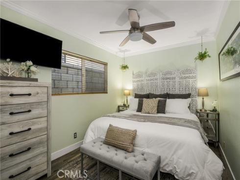 308  12th  , Huntington Beach, CA