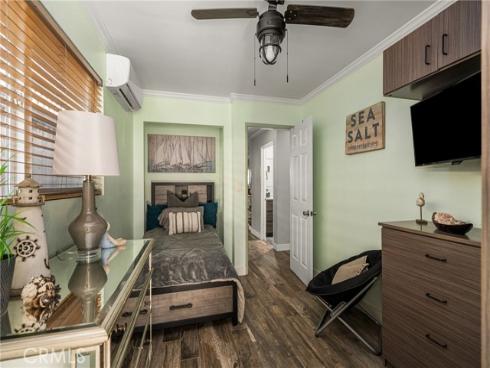 308  12th  , Huntington Beach, CA