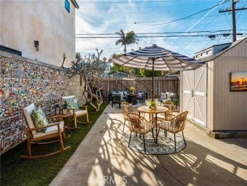 308  12th  , Huntington Beach, CA