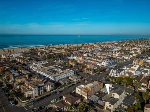 308  12th  , Huntington Beach, CA