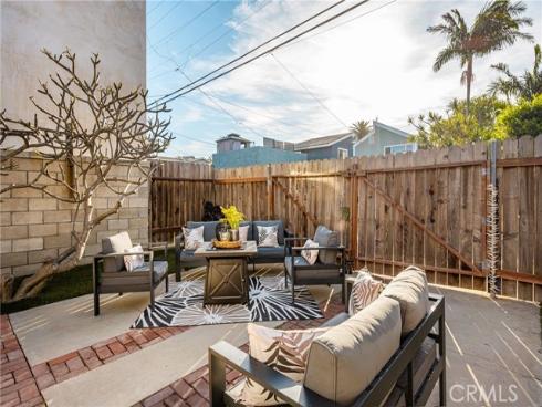 308  12th  , Huntington Beach, CA