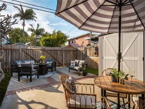 308  12th  , Huntington Beach, CA