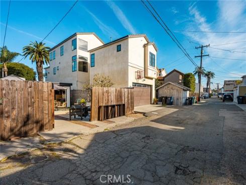 308  12th  , Huntington Beach, CA