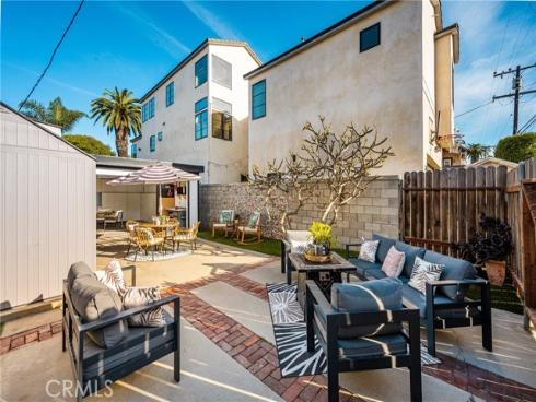 308  12th  , Huntington Beach, CA