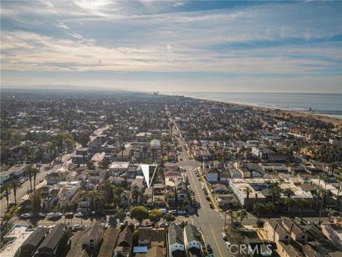 308  12th  , Huntington Beach, CA