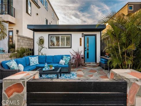 308  12th  , Huntington Beach, CA