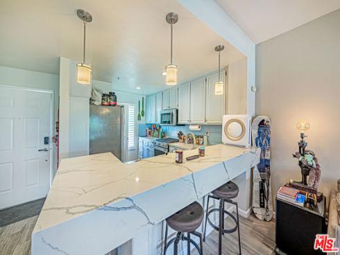 415  Townsquare  325  Lane, Huntington Beach, CA