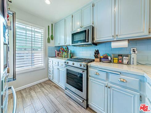 415  Townsquare  325  Lane, Huntington Beach, CA