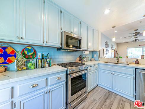 415  Townsquare  325  Lane, Huntington Beach, CA