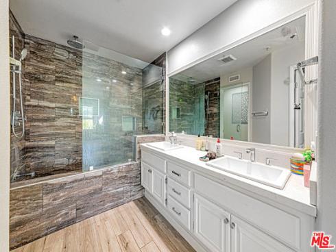 415  Townsquare  325  Lane, Huntington Beach, CA