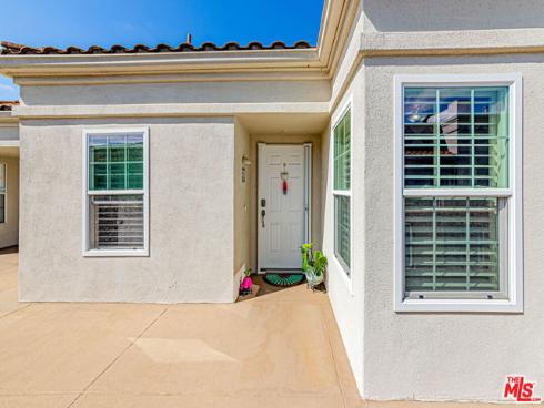 415  Townsquare  325  Lane, Huntington Beach, CA