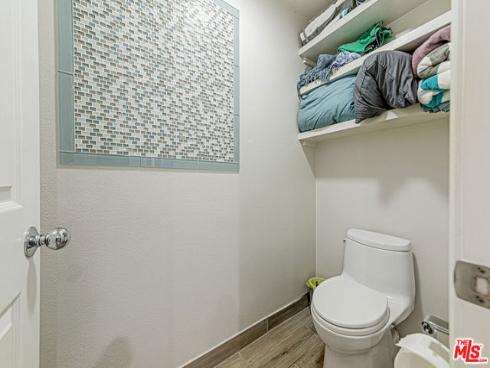 415  Townsquare  325  Lane, Huntington Beach, CA