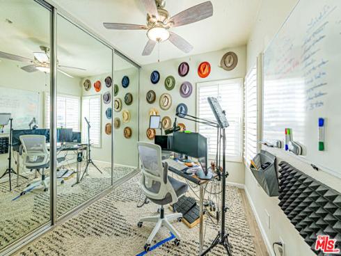 415  Townsquare  325  Lane, Huntington Beach, CA