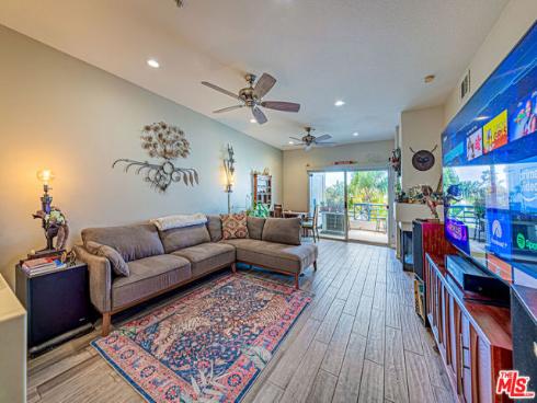 415  Townsquare  325  Lane, Huntington Beach, CA