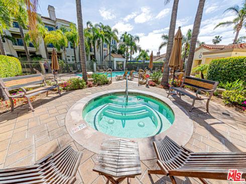 415  Townsquare  325  Lane, Huntington Beach, CA