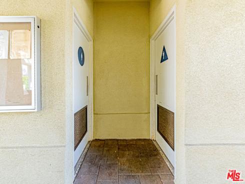 415  Townsquare  325  Lane, Huntington Beach, CA