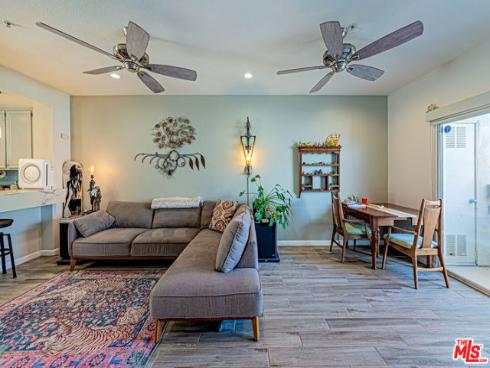 415  Townsquare  325  Lane, Huntington Beach, CA