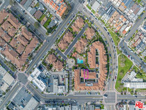 415  Townsquare  325  Lane, Huntington Beach, CA