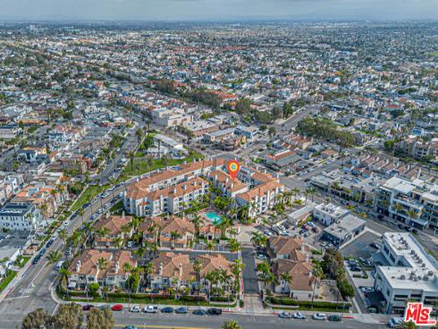 415  Townsquare  325  Lane, Huntington Beach, CA