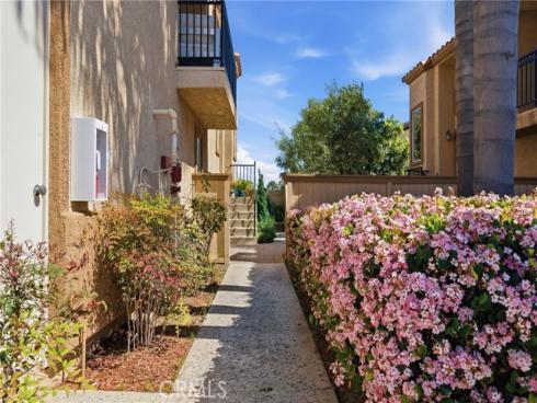 18858  Milos   Circle, Huntington Beach, CA