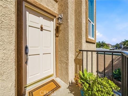 18858  Milos   Circle, Huntington Beach, CA