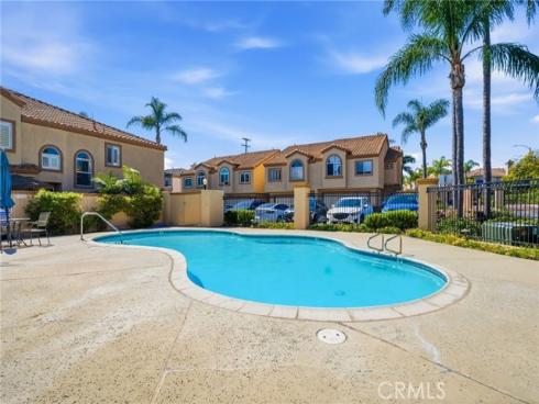18858  Milos   Circle, Huntington Beach, CA