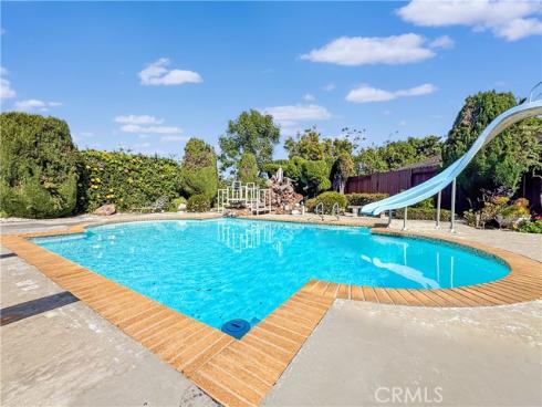 8131 Wenlock Circle, Huntington Beach, CA