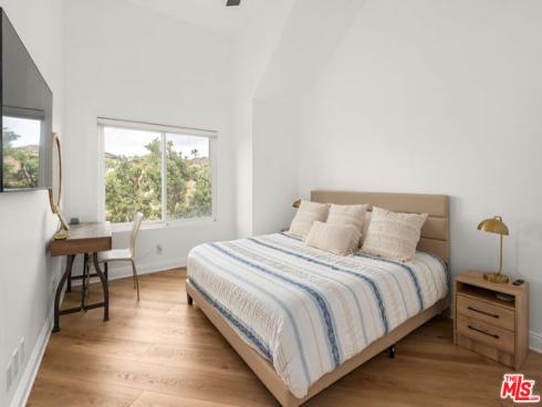 1200  Pacific Coast  305  Highway, Huntington Beach, CA