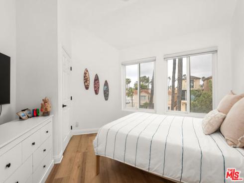 1200  Pacific Coast  305  Highway, Huntington Beach, CA