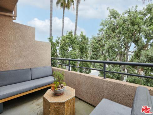 1200  Pacific Coast  305  Highway, Huntington Beach, CA