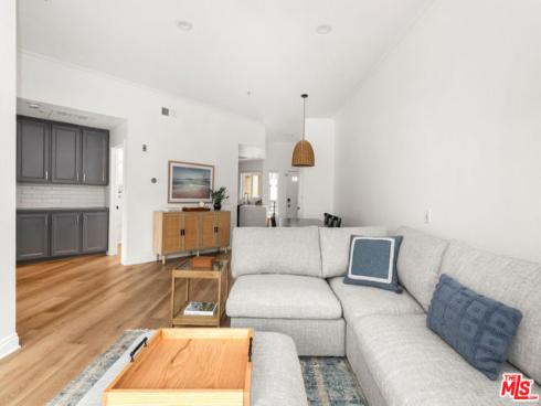 1200  Pacific Coast  305  Highway, Huntington Beach, CA