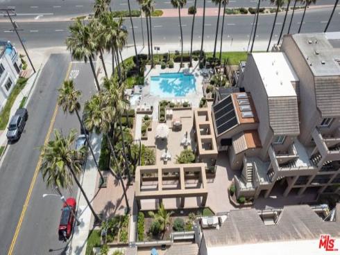 1200  Pacific Coast  305  Highway, Huntington Beach, CA