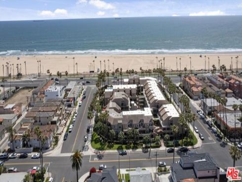 1200  Pacific Coast  305  Highway, Huntington Beach, CA