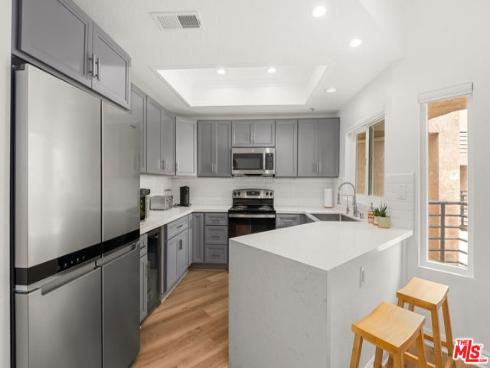 1200  Pacific Coast  305  Highway, Huntington Beach, CA