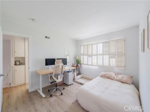 9512  Hightide  , Huntington Beach, CA