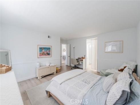 9512  Hightide  , Huntington Beach, CA