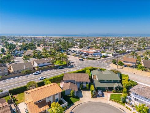 9512  Hightide  , Huntington Beach, CA