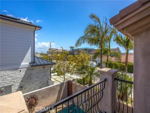 3311  Bounty   Circle, Huntington Beach, CA