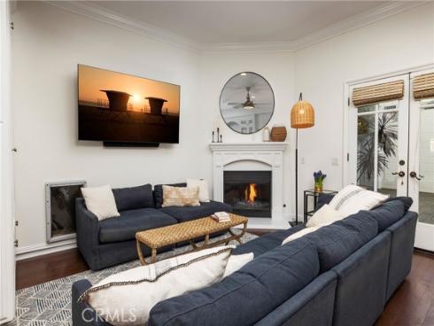 1113  California   Street, Huntington Beach, CA