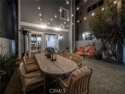 1113  California   Street, Huntington Beach, CA