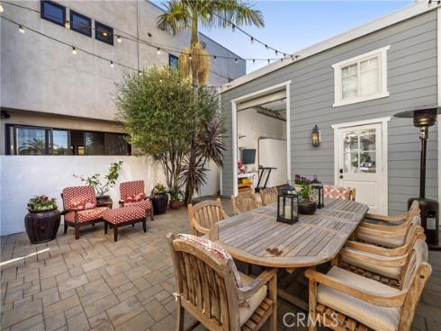 1113  California   Street, Huntington Beach, CA