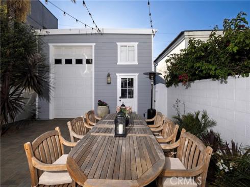 1113  California   Street, Huntington Beach, CA