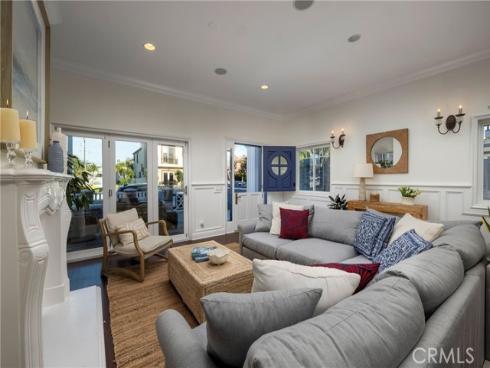 1113  California   Street, Huntington Beach, CA