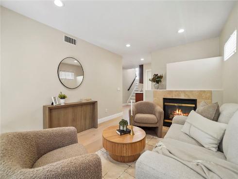 7831  Daisy   Circle, Huntington Beach, CA