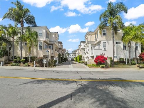 7831  Daisy   Circle, Huntington Beach, CA