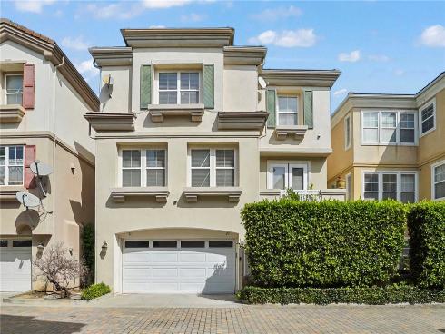 7831  Daisy   Circle, Huntington Beach, CA