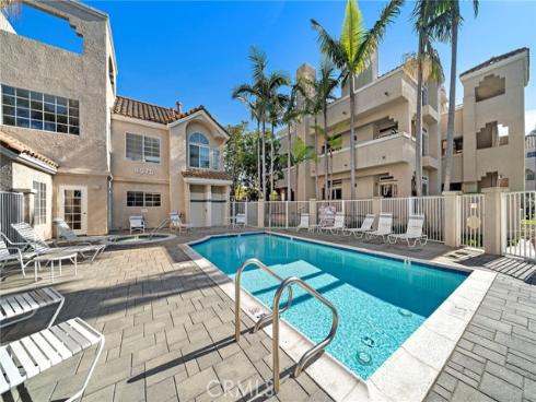 4581  Warner  202  Avenue, Huntington Beach, CA